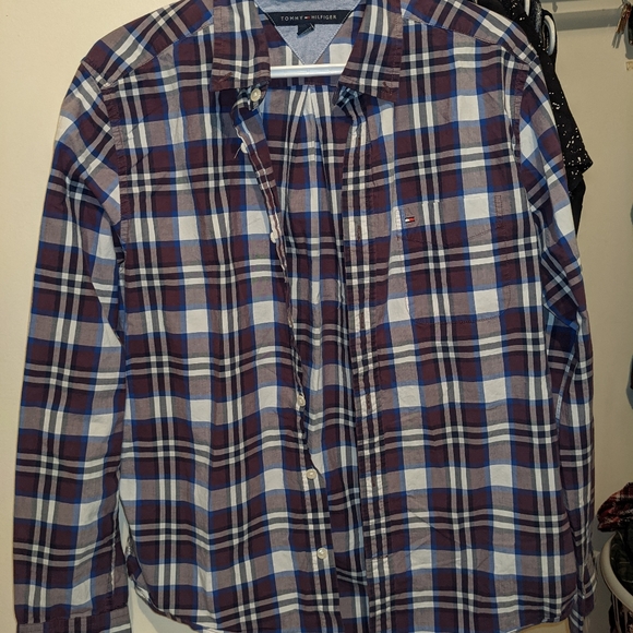 Tommy Hilfiger plaid Button up - Picture 3 of 3
